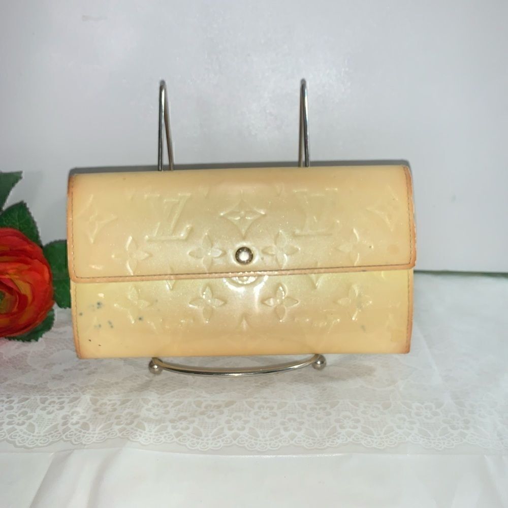 Louis Vuitton Vernis Clutch Wallet